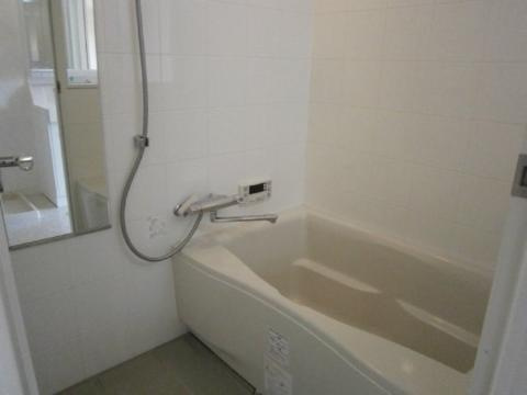 ホワイトローズの浴室|バス