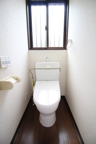 高崎市上中居町戸建賃貸住宅のトイレ