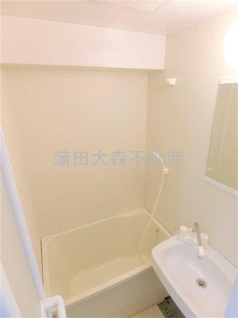 ライオンズマンション仲六郷の浴室|お風呂　バストイレ一緒の3点ユニットバス→バストイレ別へリフォーム済！
洗い場が少し狭いですがバストイレ別です！