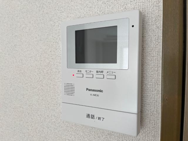 エル・コーポ中山の内装|カメラ付インターホン