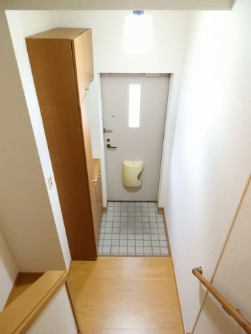 サンセール　Ａの玄関|明るい玄関です