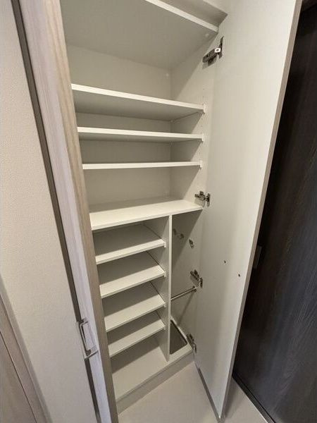メイクスアート名古屋城西の玄関