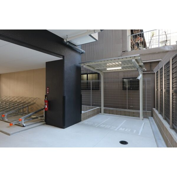 エステムコート名古屋新栄Ⅲグローリィのエントランス