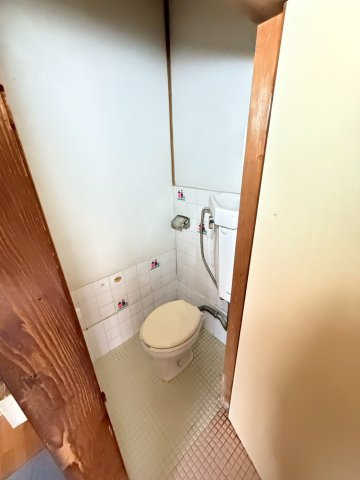 神戸市垂水区下畑町のアパートのトイレ