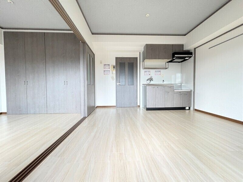 ロイヤルセンターBLD.の居間・リビング