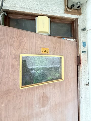 神戸市垂水区下畑町のアパートのエントランス