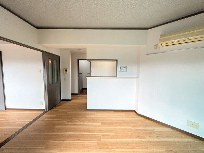 ロイヤルセンターBLD.の居間・リビング