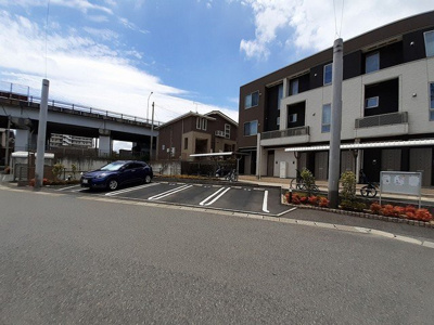 【駐車場】 | エクスクルーシブⅣ | 駐車場完備です