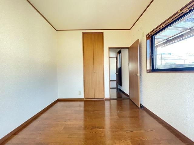汐の宮町戸建の寝室