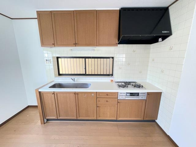 汐の宮町戸建のキッチン