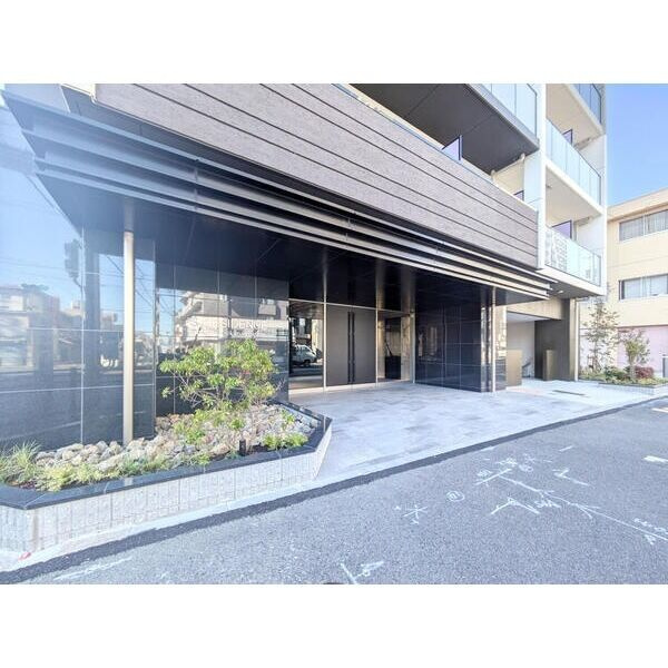 S-RESIDENCE庄内通駅前curereのエントランス