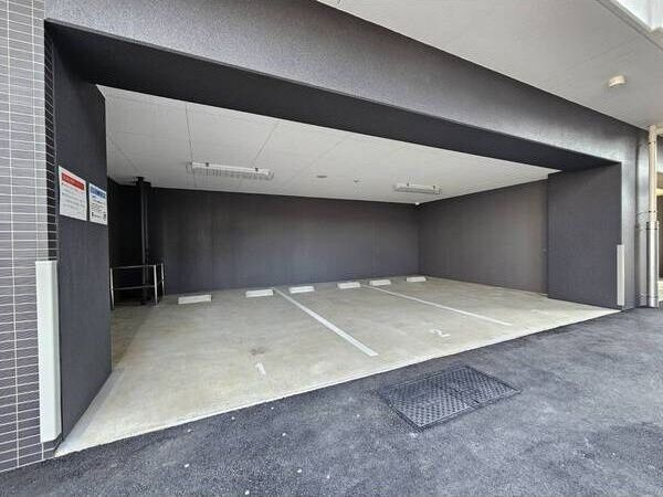 ディアレイシャス名古屋大須通の駐車場