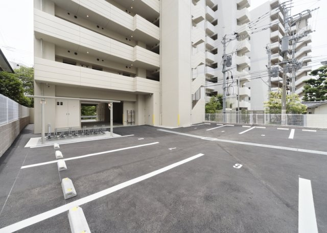 福岡市博多区美野島２丁目の賃貸マンションの駐車場
