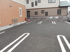 車をお持ちの方に嬉しい駐車場付きの物件です