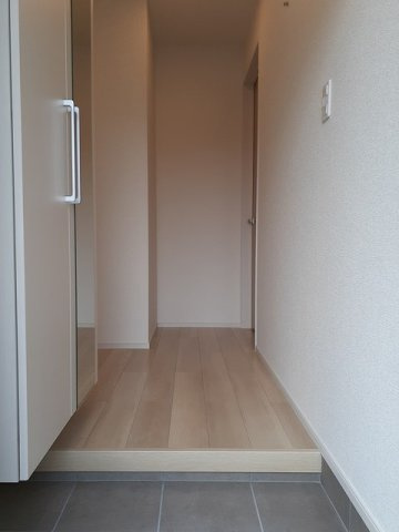 毎日通る玄関はこちらです