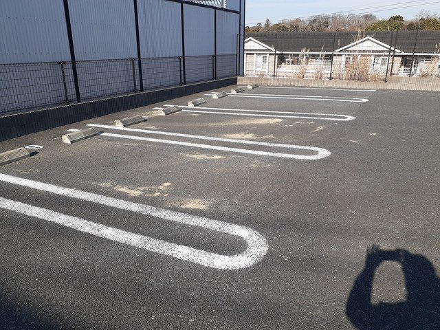 駐車場があるので、車を買う予定の方も安心です
