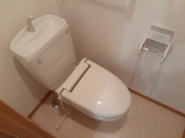 コンパクトで使いやすいトイレです