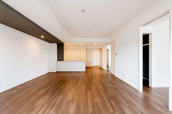 RESIDENCE　KIKUZAKAの居間・リビング