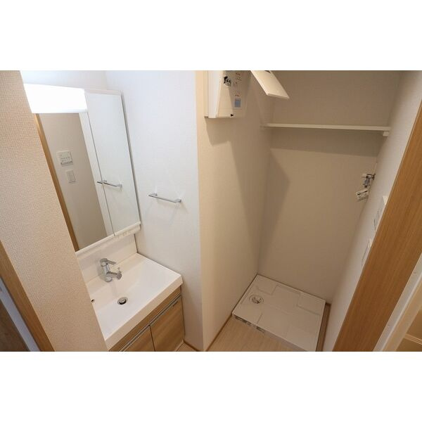 REGALEST WOOD TERRACE JOSHINの洗面所|同シリーズの内装写真となります