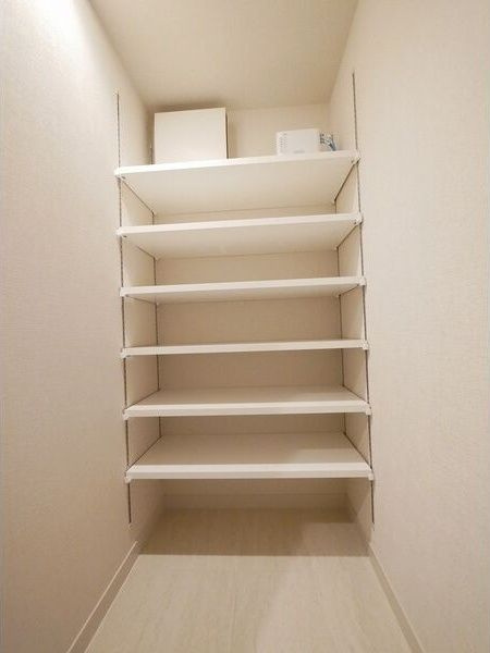 オープンレジデンシア大須FRONTの玄関