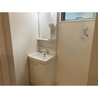 明るい洗面所です