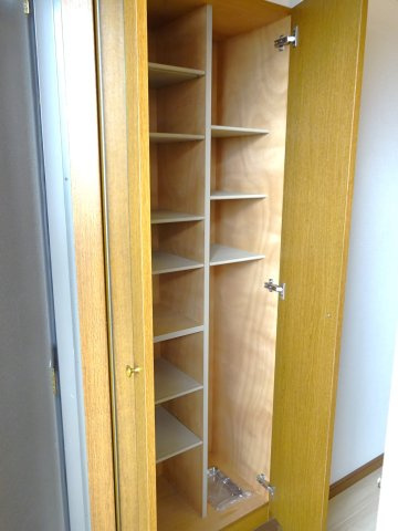 シューズボックス　＊イメージです／同タイプのお部屋です