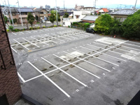 車をお持ちの方に嬉しい駐車場付きの物件です