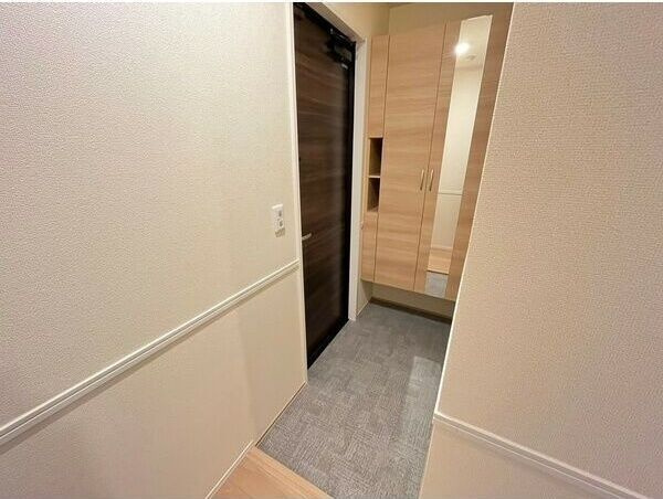 D-room名駅 F棟の玄関