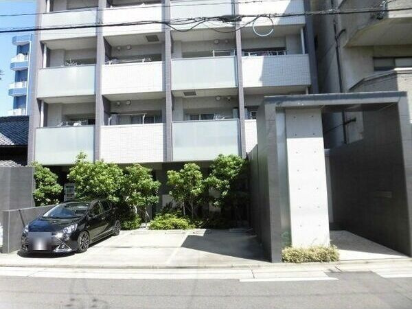 CASTELLO LUSSOの駐車場