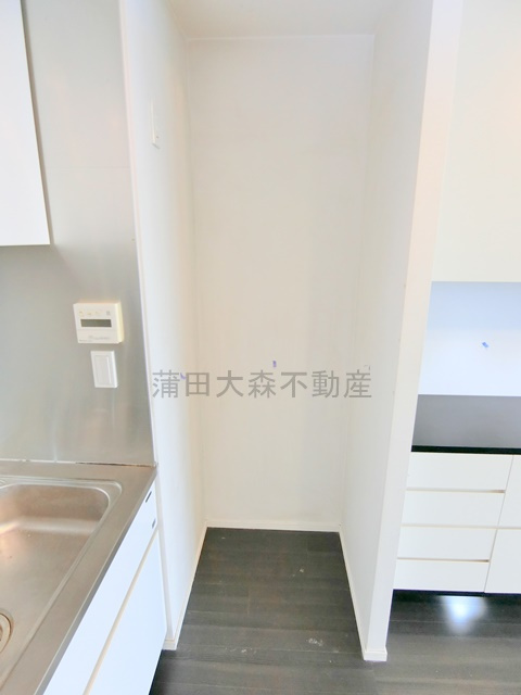クレッセント萩中のキッチン|冷蔵庫置き場