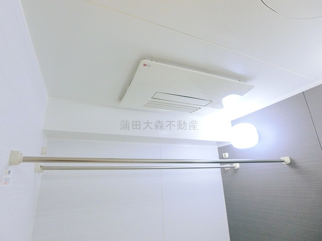 クレッセント萩中の浴室