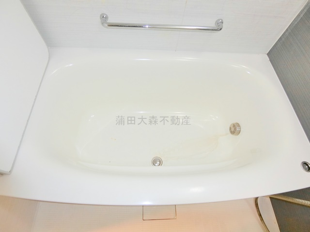クレッセント萩中の浴室