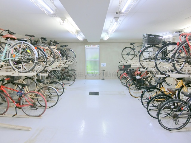 クレッセント萩中のその他共用部分|屋内駐輪場