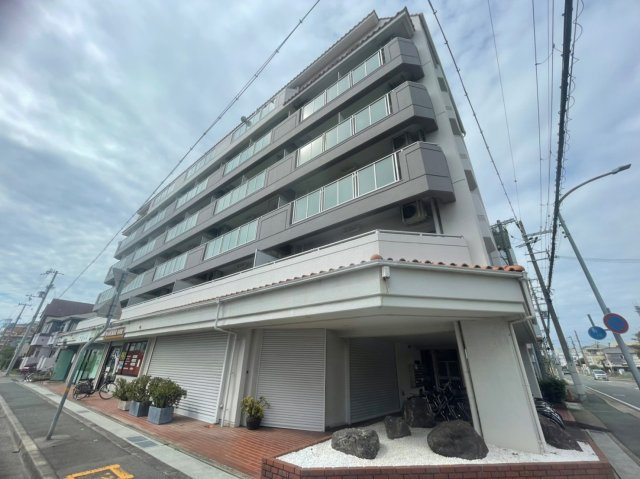 中西第3マンションの外観