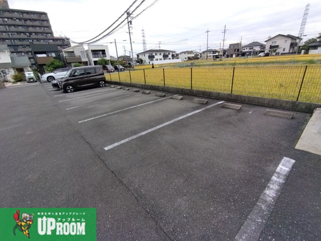 シャン・ド・ジョイの駐車場
