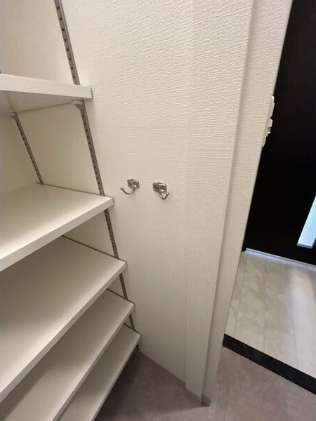エステムコート名古屋新栄Ⅳネストの玄関