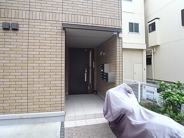 メゾンエトワール神戸中道通のエントランス