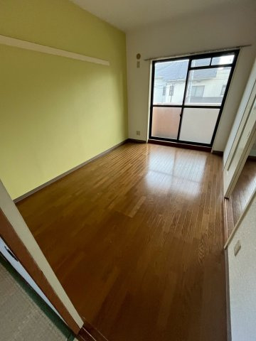 レグリス甲東園EASTの寝室