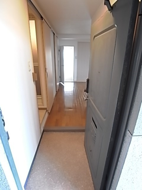 松園ハイツの玄関