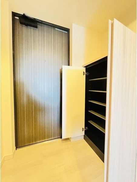 S-RESIDENCE名駅Westの玄関