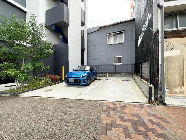S-RESIDENCE浅間町の駐車場