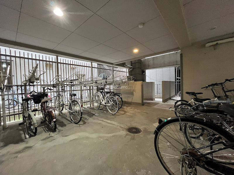エイペックス松屋町ヴァンデュールの駐車場
