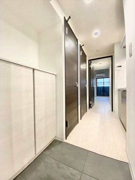 S-RESIDENCE名駅Northの玄関