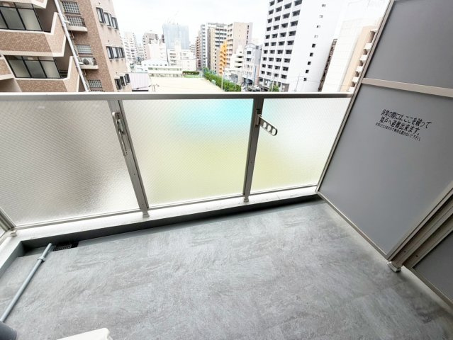 セレニテ江坂ミラクのバルコニー