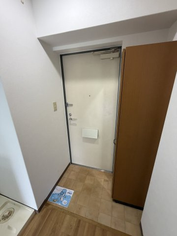 レジデンス妙法寺の玄関