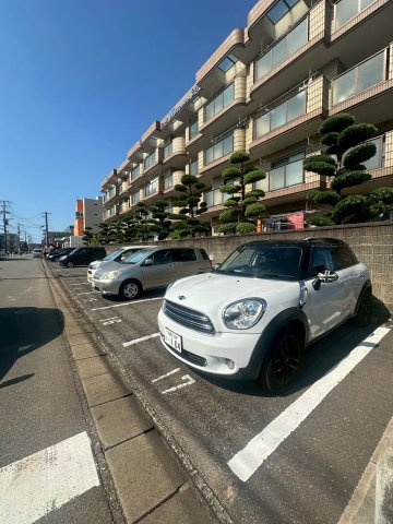 コーポウィステリア24の駐車場