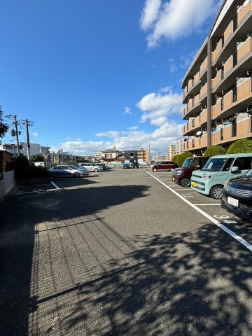 エランドール谷の駐車場
