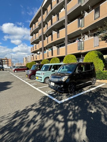 エランドール谷の駐車場