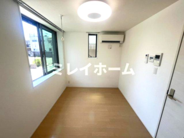 ザルームス羽田の居間・リビング