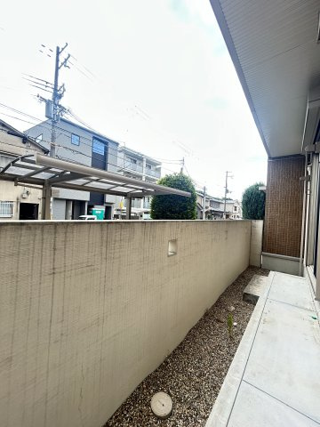 ヴィラ・デュオB棟のバルコニー